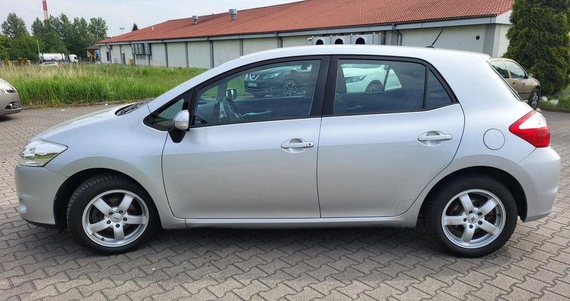 Toyota Auris cena 23900 przebieg: 162000, rok produkcji 2010 z Bieruń małe 742